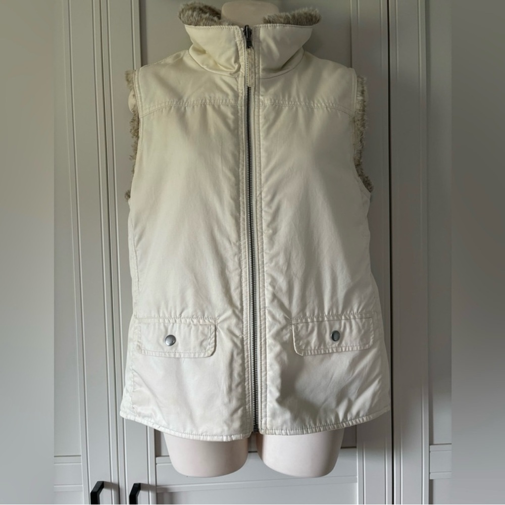Women's White Sleeveless Jacket